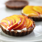Raw peach tarts with sweet labneh - no cooking and they are good for you - bonus!