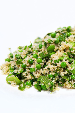 Quinoa Salad with broadens, peas and mint - super simple