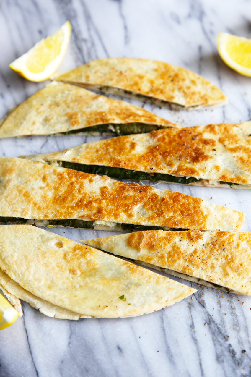 Cheats Gozleme with Feta and Spinach - super quick to make, perfect for quick lunch and school lunch boxes