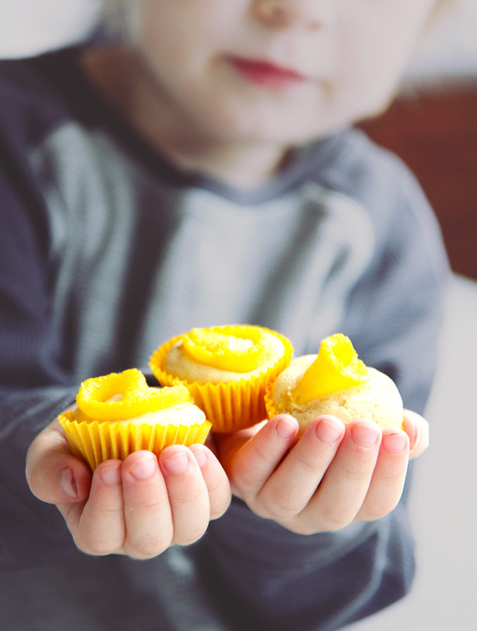 Mini mango banana cupcakes - sweetened naturally and perfect for young and old
